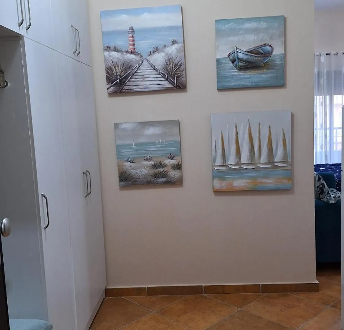 Blera Apartment فلورا 0*,